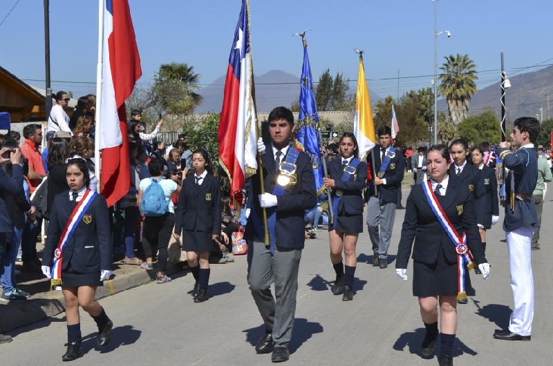 Desfile de honor por los 70 años de la presencia Salesiana en Catemu