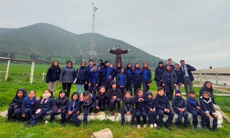 Visita de la Escuela El Ñilhue: Conociendo Nuestro Enfoque en la Educación Ambiental y Formativa