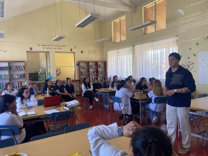 Charla sobre Resolución de Conflictos en la Escuela.