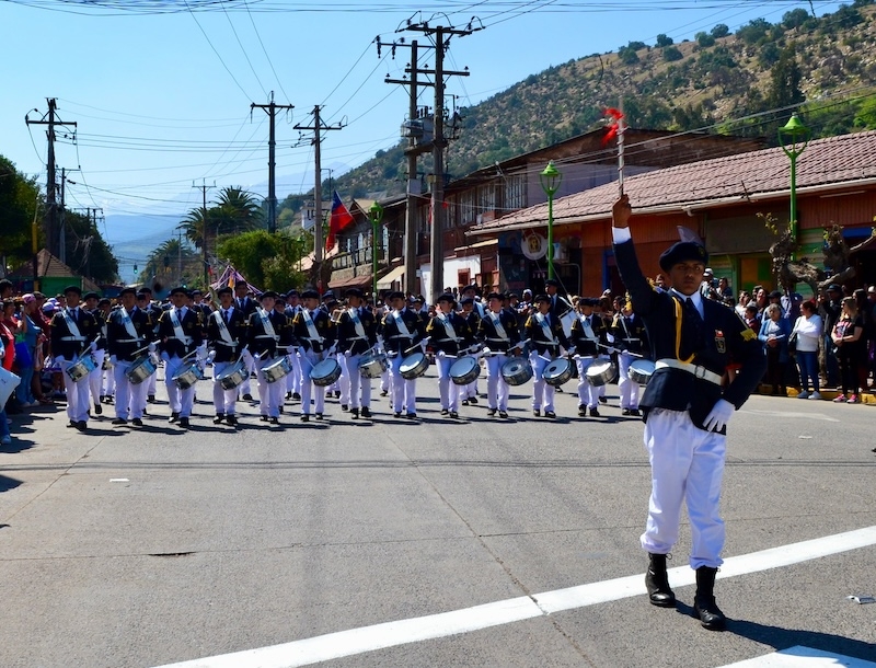 Un Homenaje a los Valores Nacionales: Desfile de Fiestas Patrias